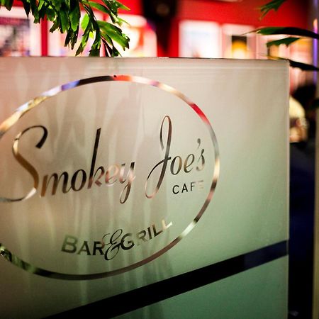 Ramada By Wyndham Харві-Бей Екстер'єр фото Smokey Joe's