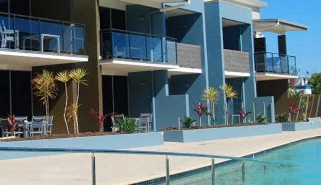 Ramada By Wyndham Харві-Бей Екстер'єр фото The pool at the Mantra on Mooloolaba