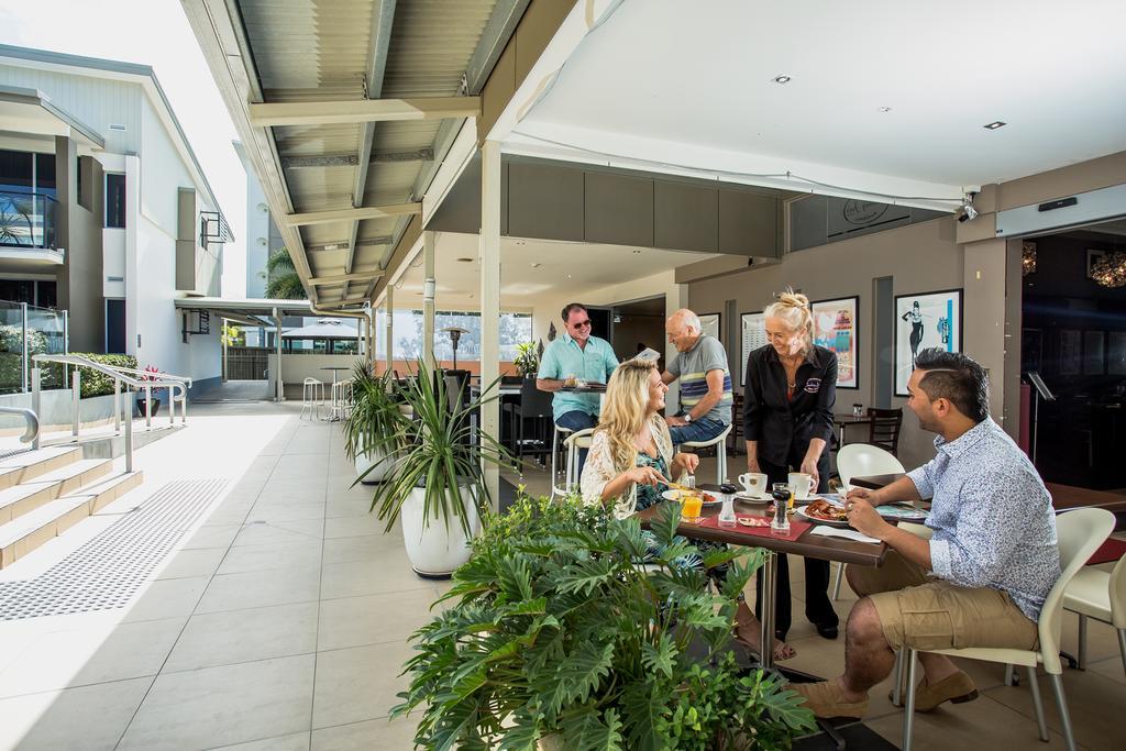 Ramada By Wyndham Харві-Бей Екстер'єр фото The Qantas Club lounge at Perth Airport