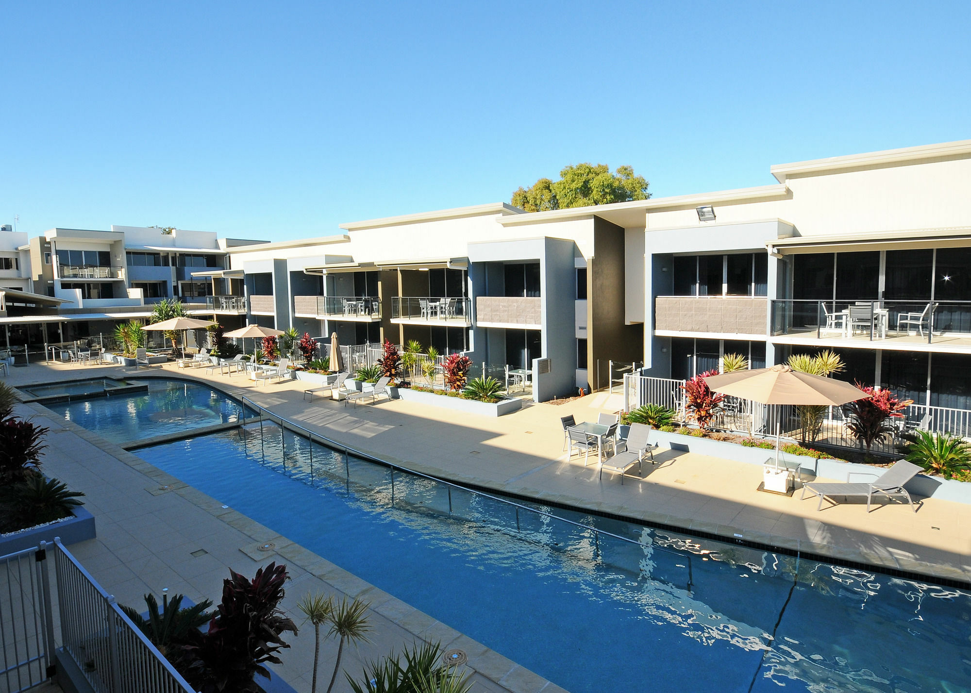 Ramada By Wyndham Харві-Бей Екстер'єр фото The pool at the Mantra on Mooloolaba
